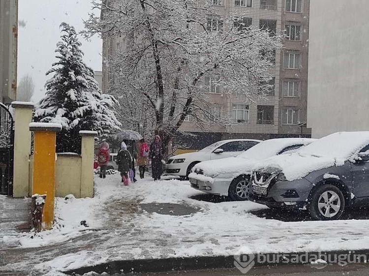 Van'da kardan kapanan 179 yerleşim yerinin yolu ulaşıma açıldı
