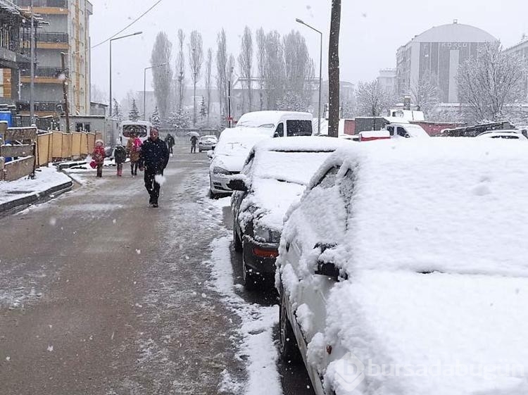 Van'da kardan kapanan 179 yerleşim yerinin yolu ulaşıma açıldı
