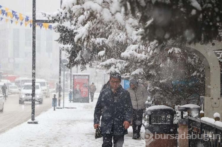Van'da kardan kapanan 179 yerleşim yerinin yolu ulaşıma açıldı
