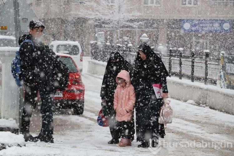 Van'da kardan kapanan 179 yerleşim yerinin yolu ulaşıma açıldı
