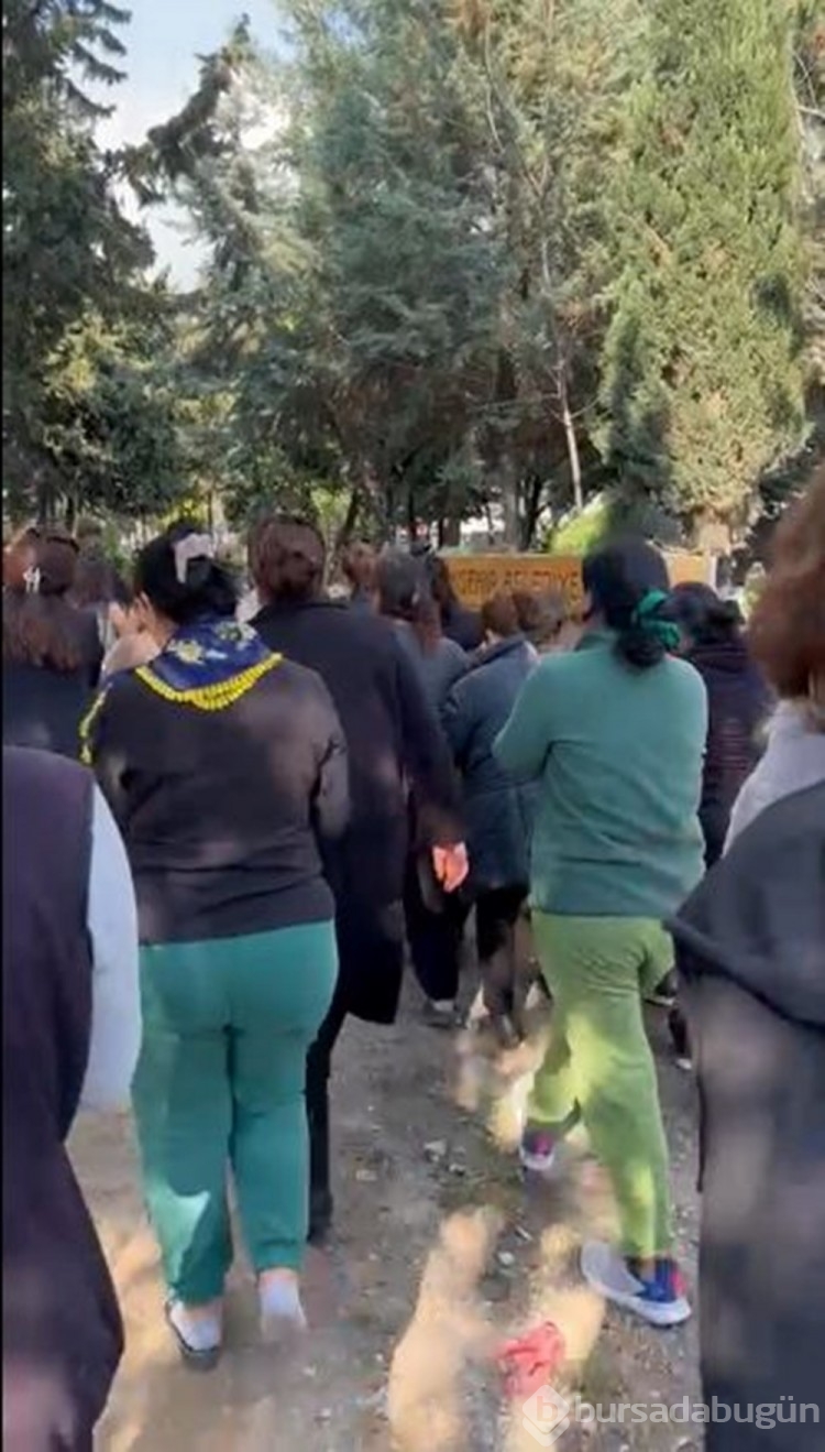 Mervegül'ün tabutunu kadınlar taşıdı
