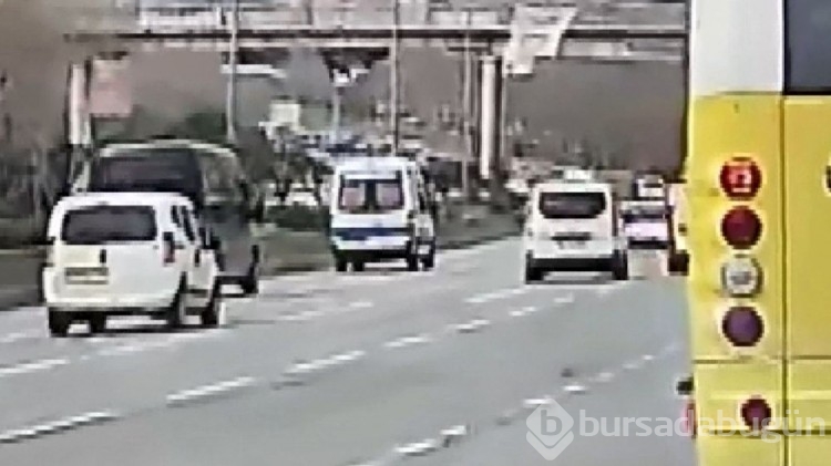 Şehir magandaları kamerada: Çakmak istedi, silahını çıkardı

