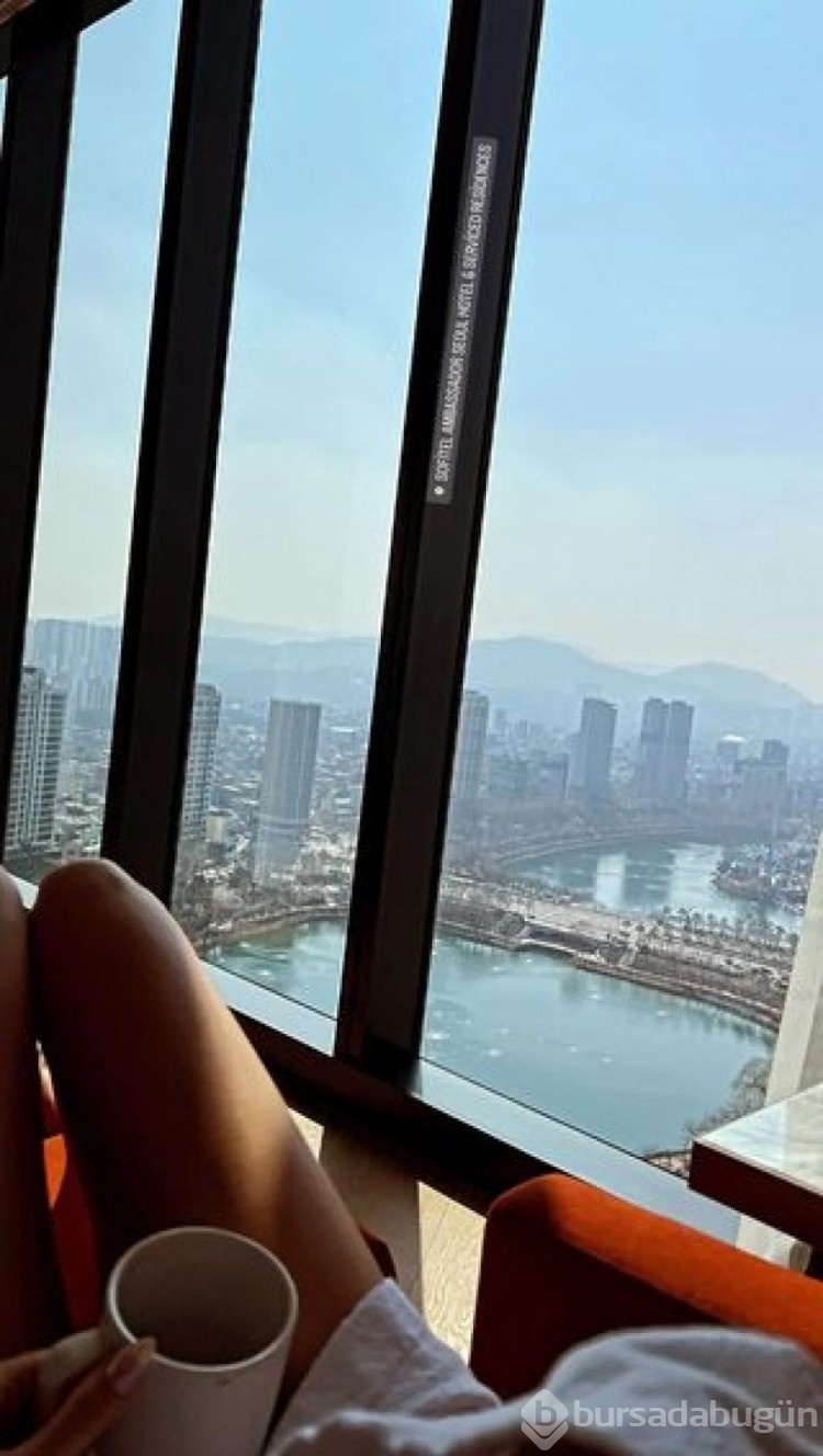 Serenay Sarıkaya, Seul'de hazırlandığı pozlarını paylaştı!