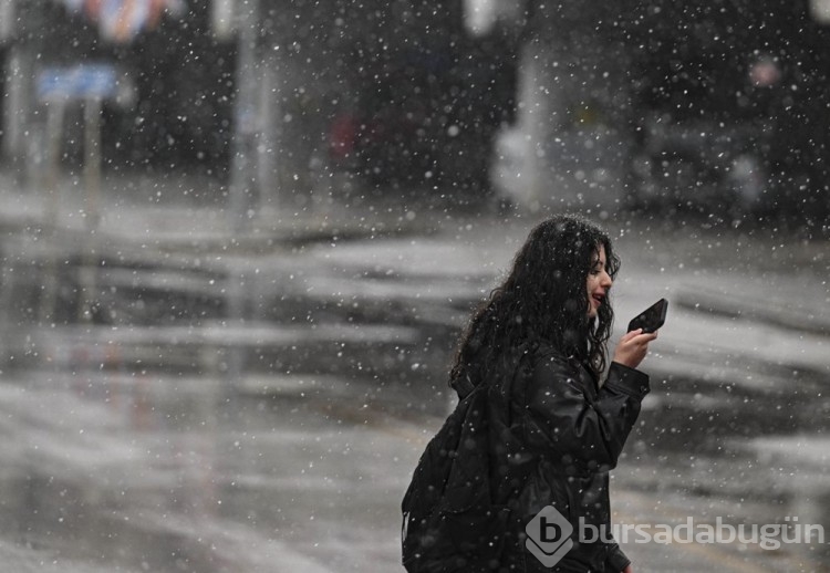 Ankara'ya lapa lapa kar yağıyor

