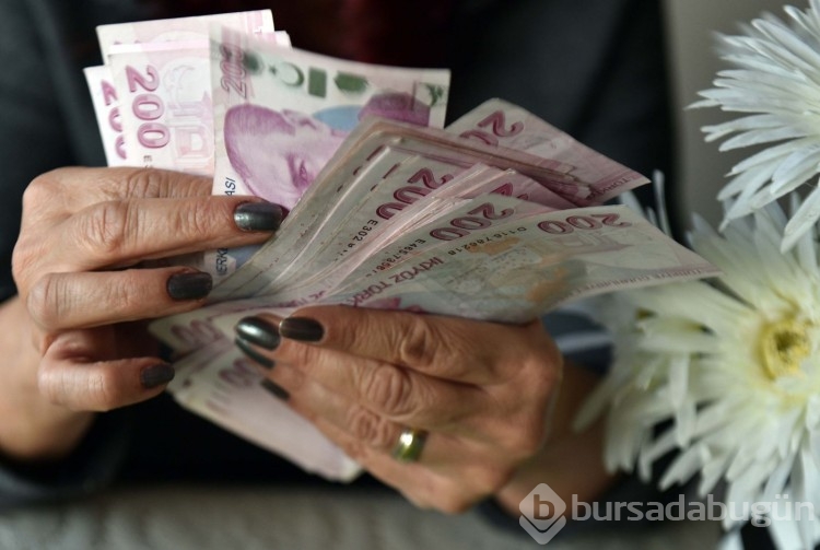 10 bin lira altı maaş alan emekliler için tarih verildi: Kök aylığa zam yolda!
