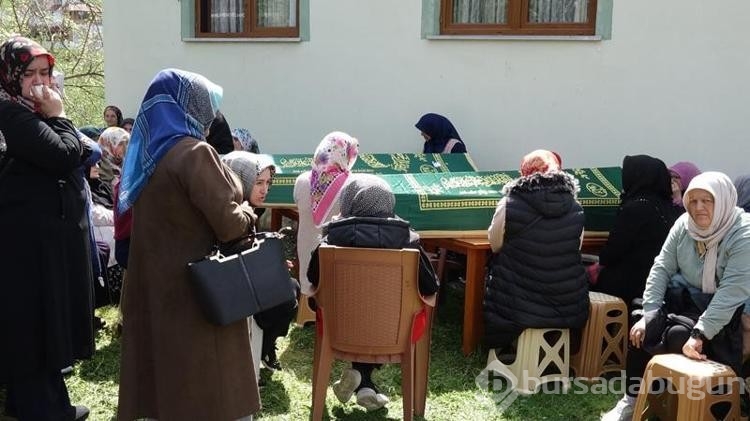 İstanbul'daki yangında ölen kaynak ustası baba ve oğlu Giresun'da toprağa verildi
