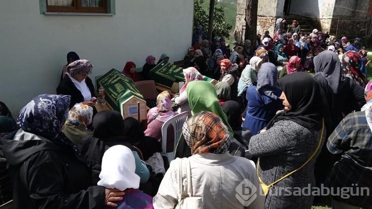 İstanbul'daki yangında ölen kaynak ustası baba ve oğlu Giresun'da toprağa verildi
