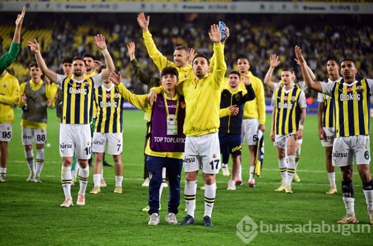 Fenerbahçe, yıldız futbolcuya kancayı taktı