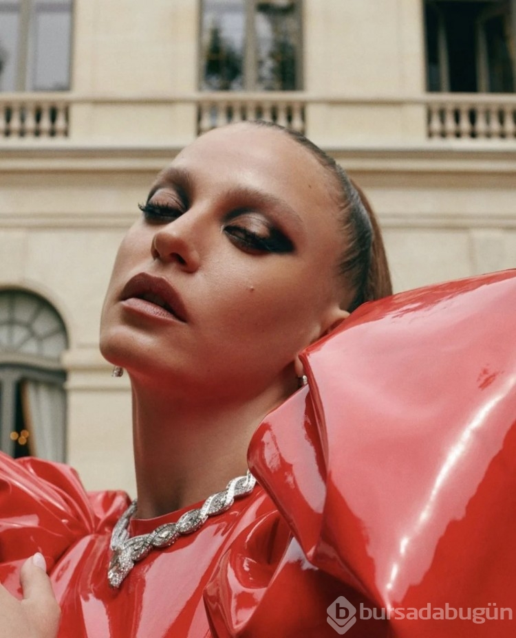 Serenay Sarıkaya yeni projesi için kamera karşısında!
