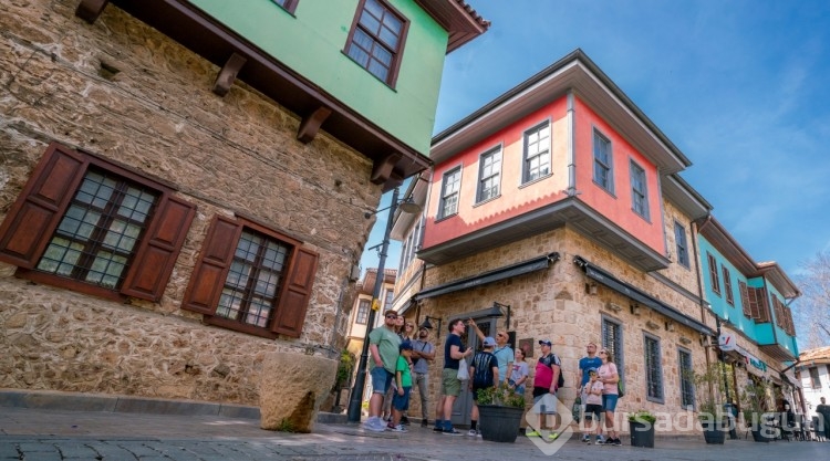 Antalya kent merkezinde yabancı turist yoğunluğu
