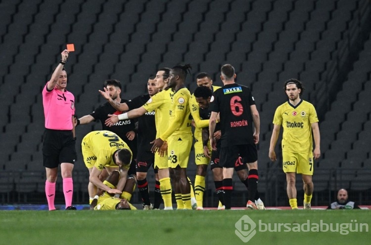 Fatih Karagümrük - Fenerbahçe maçının VAR kayıtları açıklandı
