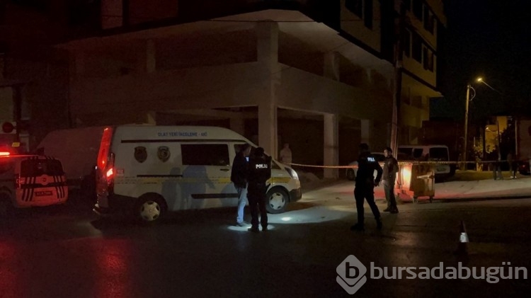 Kocaeli'nde iki araç kurşunlandı
