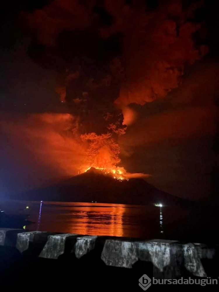 Endonezya'daki Ruang Yanardağı patladı
