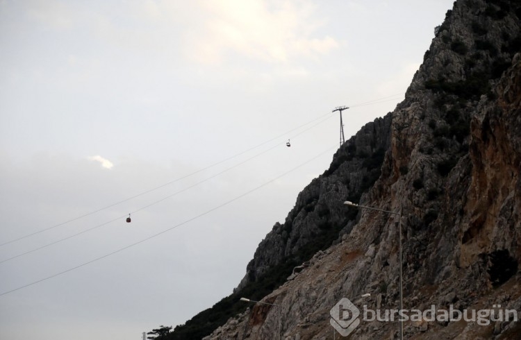 Teleferik kabinleri 5 gün sonra yere indirildi
