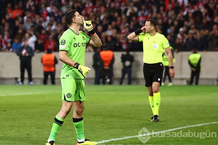 Lille-Aston Villa maçında ilginç an: Emiliano Martinez karşılaşmayı 2 sarı kartla tamamladı
