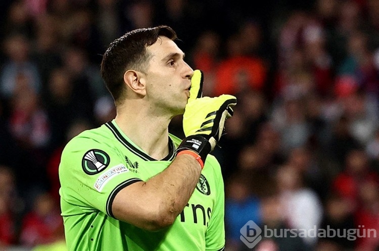 Lille-Aston Villa maçında ilginç an: Emiliano Martinez karşılaşmayı 2 sarı kartla tamamladı
