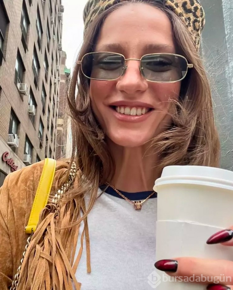 Serenay Sarıkaya'nın New York pozlarına beğeni yağdı!