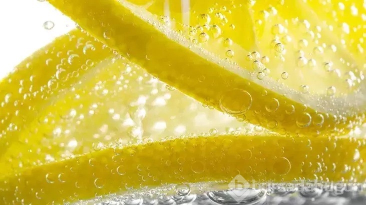 Doğru tüketilmezse limonlu suyun faydasını sıfırlıyormuş!