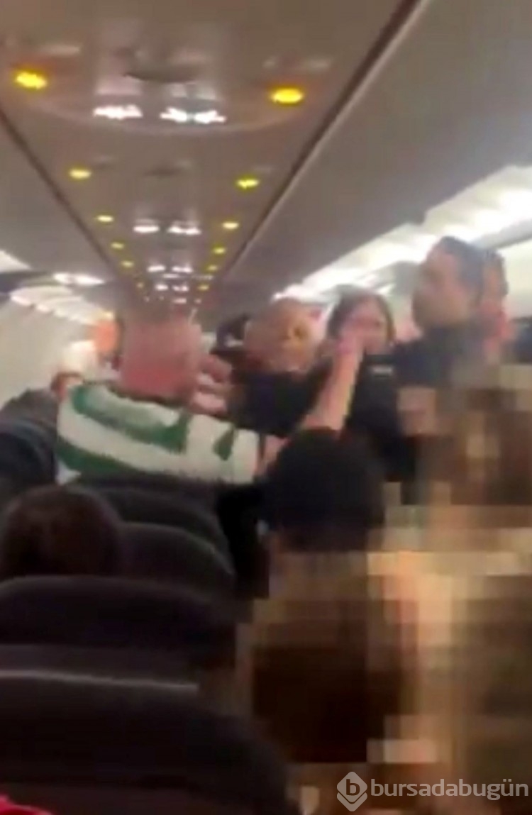 İskoç yolcu polise saldırdı