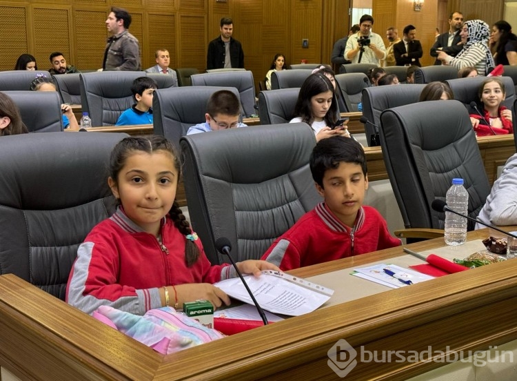 Bursa'da Meclis oturumunu bu sefer çocuklar açtı 
