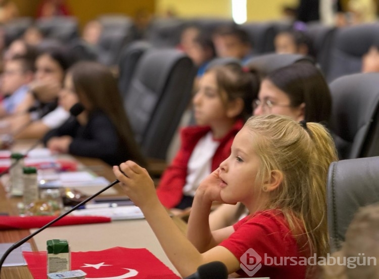 Bursa'da Meclis oturumunu bu sefer çocuklar açtı 
