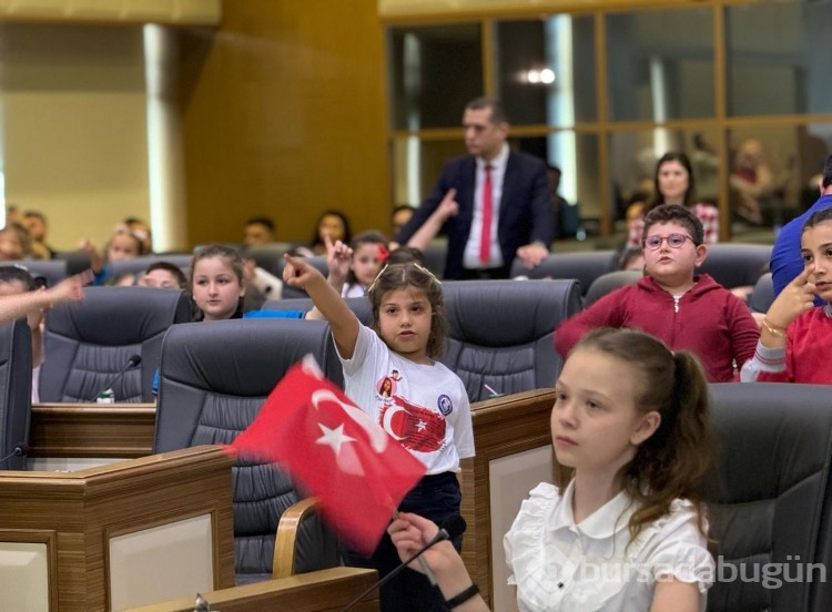 Bursa'da Meclis oturumunu bu sefer çocuklar açtı 
