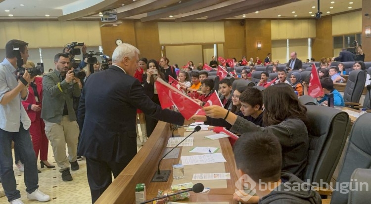 Bursa'da Meclis oturumunu bu sefer çocuklar açtı 
