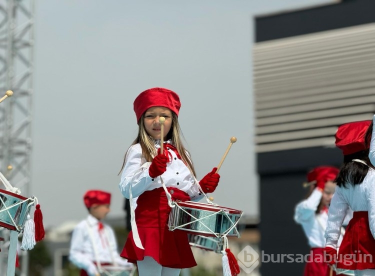 Bursa'da renkli 23 Nisan kutlamaları 