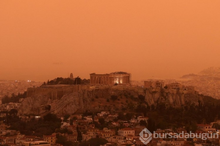 Atina'da Afrika'dan taşınan çöl tozu etkili oluyor
