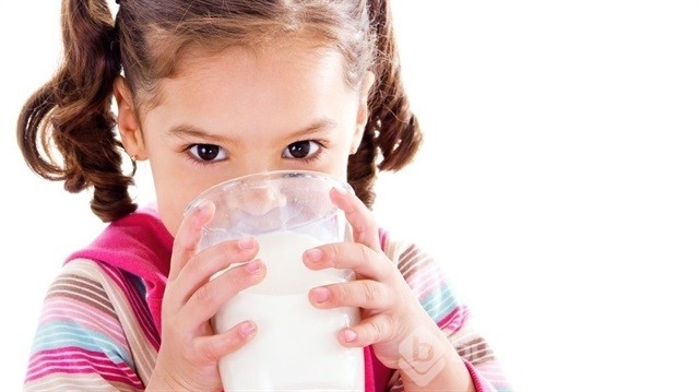 Günde en az 2 su bardak süt dişleri güçlendiriyor!