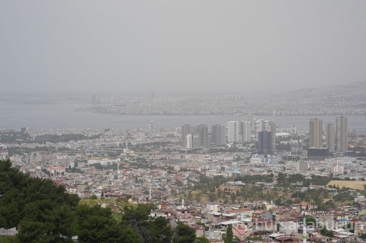 İzmir çöl tozu etkisinde: Görüş mesafesi düştü, hava kalitesi azaldı
