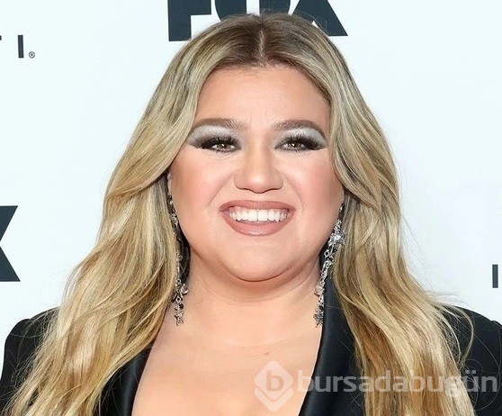 Şarkıcı Kelly Clarkson 20 kiloyu meğer böyle vermiş!