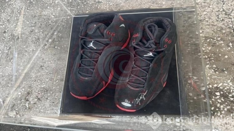 Ticaret Bakanlığı'ndan satılık Michael Jordan imzalı ayakkabı
