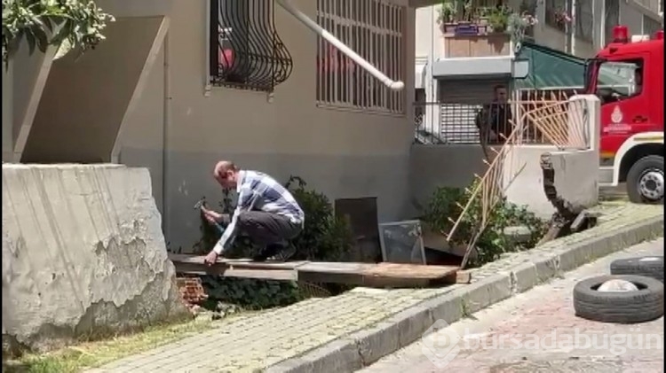 Avcılar'da kaldırım çöktü
