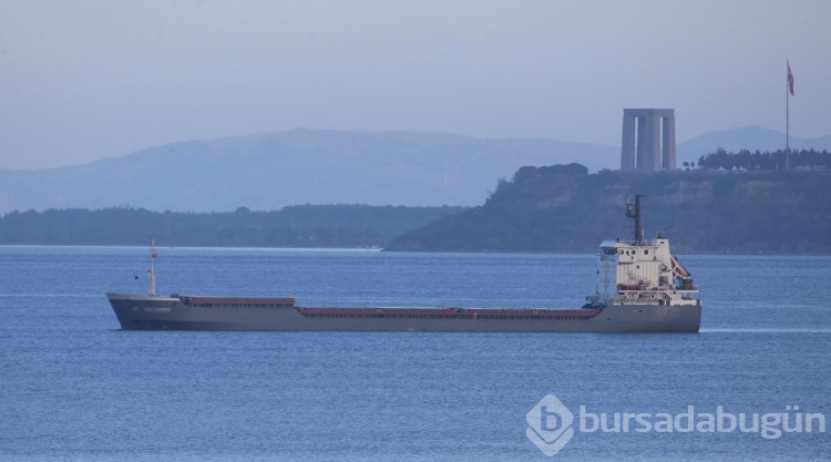 Çanakkale Boğazı'nda kuru yük gemisinde çıkan yangın söndürüldü
