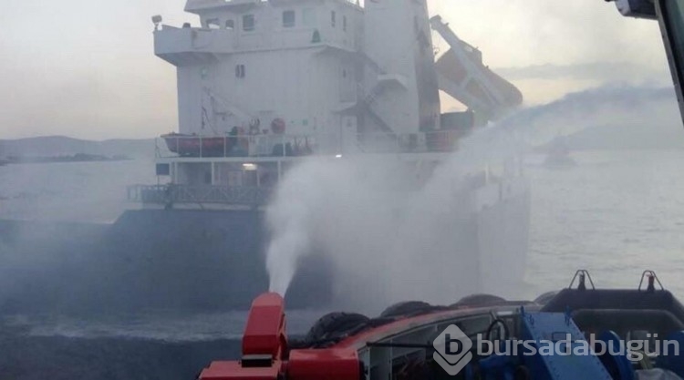 Çanakkale Boğazı'nda kuru yük gemisinde çıkan yangın söndürüldü
