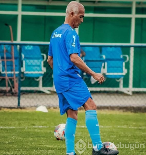 Romario 58 yaşında sahalara döndü