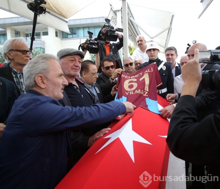 Trabzonspor Onursal Başkanı Mehmet Ali Yılmaz son yolculuğuna uğurlandı
