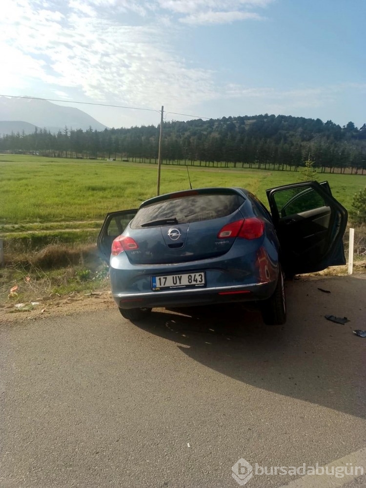 Isparta'da radar uygulaması yapan polise otomobil çarptı