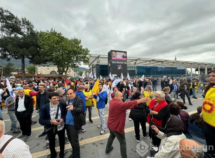 Bursa'da geleneksel 1 Mayıs coşkusu

