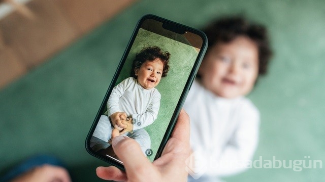 Çocuklarının fotoğraflarını sosyal medyada paylaşan ebeveynlere dikkat!