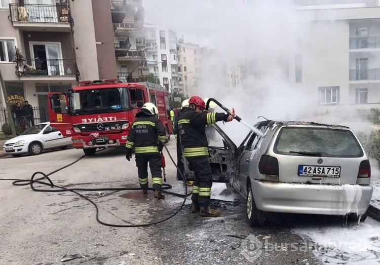 Kontağı çevirdi, otomobil alev aldı
