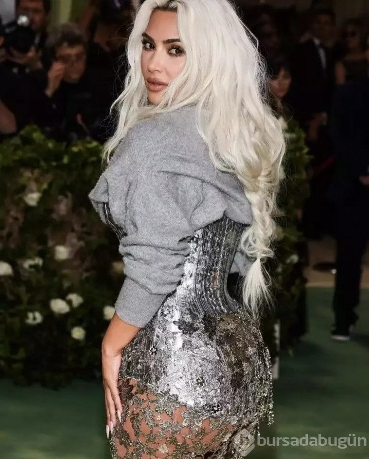 Kim Kardashian'ın Met Gala'da ki korsesinin darlığı gündem oldu!