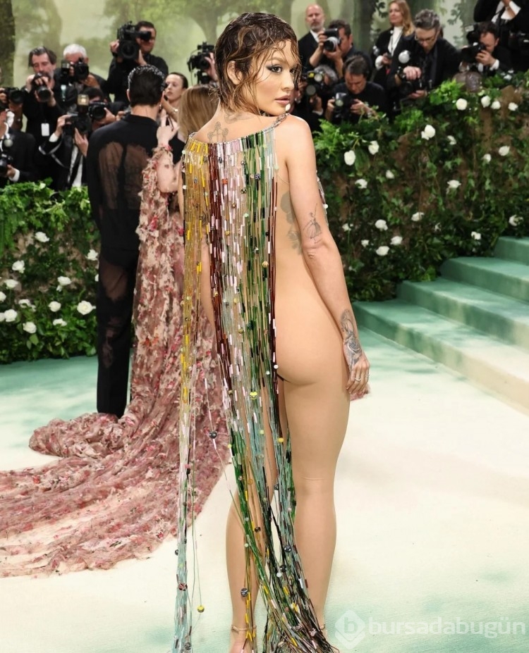 Rita Ora'nın  tarzı Met Gala'ya damgasını vurdu!