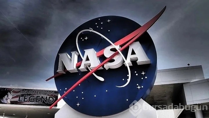 NASA, bir karadeliğe düşerseniz ne olabileceğini açıkladı!