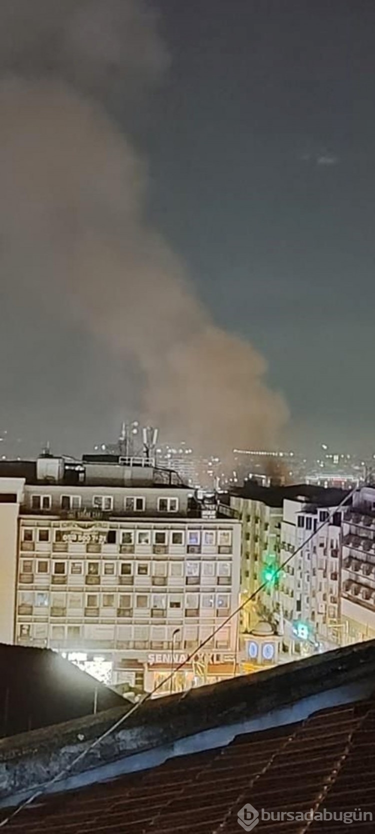 Bursa'da iş hanında gece yarısı yangın paniği
