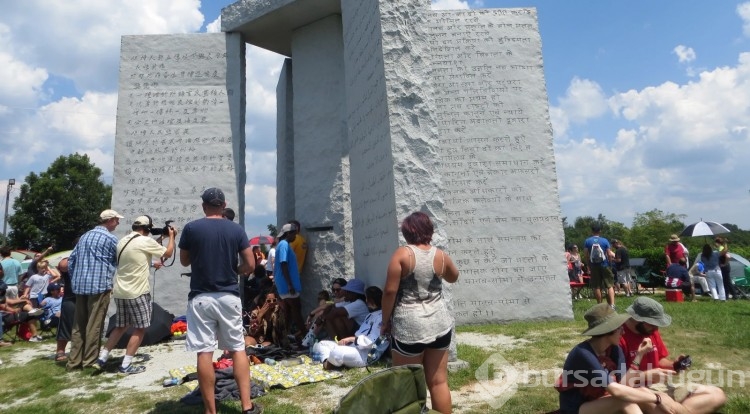 Georgia Guidestones: Kıyamet rehberi gizemli yapı