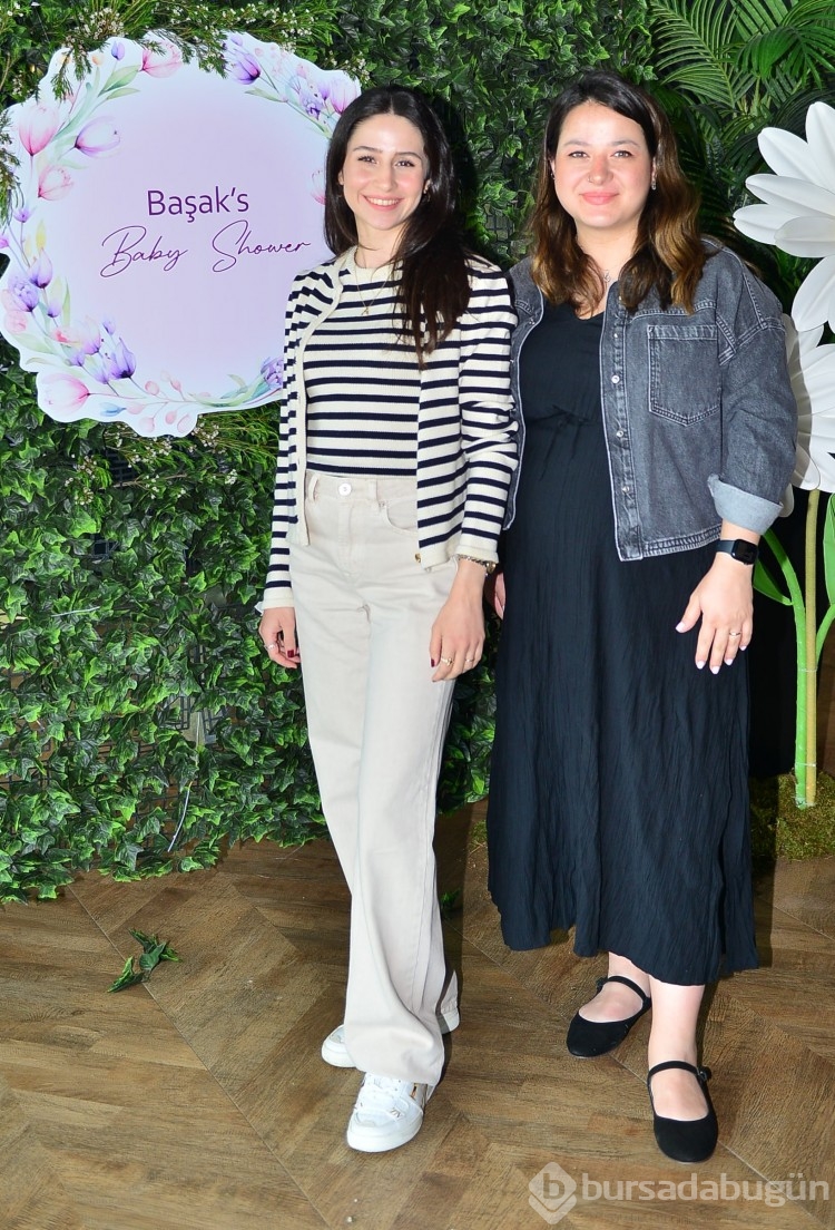 Başak Şen'den renkli baby shower daveti
