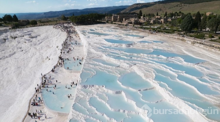 'Beyaz cennet' Pamukkale her mevsim rağbet görüyor
