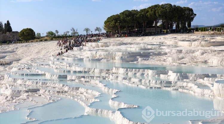 'Beyaz cennet' Pamukkale her mevsim rağbet görüyor
